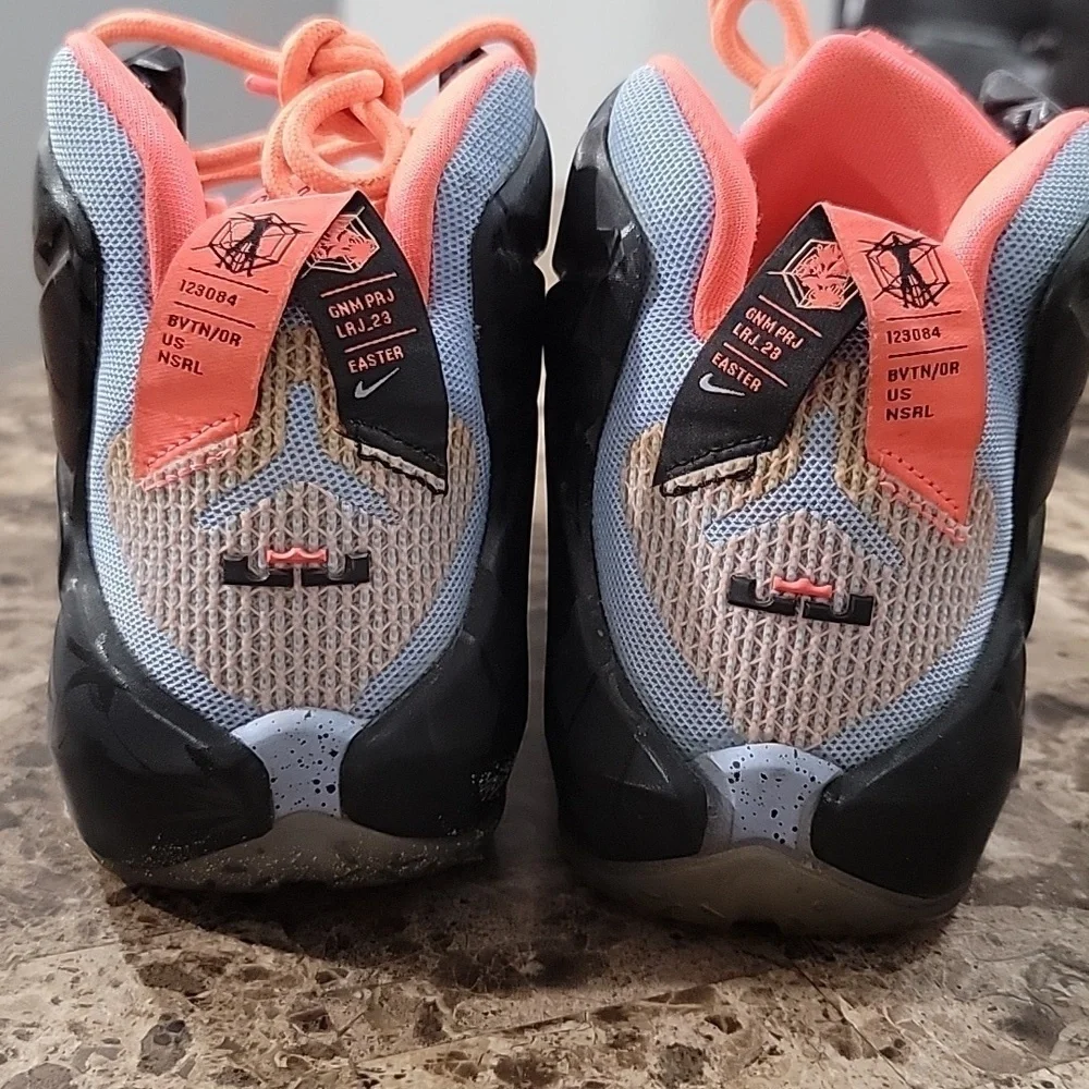 Nike Lebron James Easter Light Blue Sunset Glow Black Shoes youth Sz 6